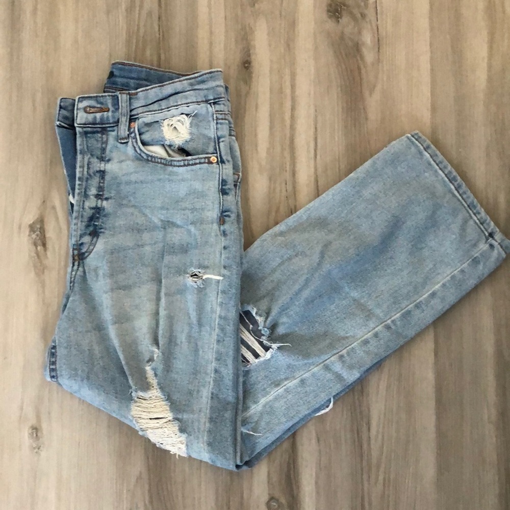 HIGH WAISTED MOM JEANS